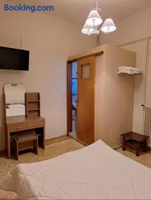 Ermis Hotel - Image 5
