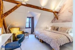 Jevany Four Bedroom Luxury Villa by the Lake with Infrasauna and Grill - Image 4