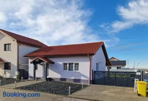 Home in Residential Neighborhood - Image 2