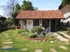 Tiny house with a big heart - Image 3