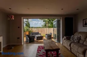 Abbey Rectory - with private parking - Image 3