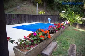 Chalé com Deck e Churrasqueira nas Montanhas - Image 2