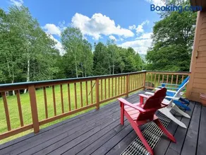 W89 Spacious Bretton Woods Townhome with AC, Fireplace and Easy Access to Skiing and Adventure - Image 1