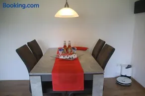 95 qm kühle 2 SZ Wohnung mit BBQ Garten - Image 2