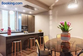 Private suite 82 - Image 1