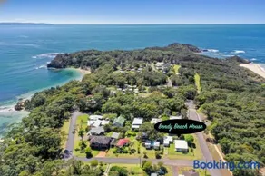 Bendy Beach House - Image 2
