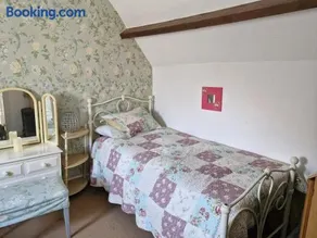 Cosy cottage at Rustic escapes - Image 3