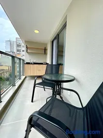 Apartamento Inteiro Novo Praia, 2 Varandas, Piscina e Vista Parcial MAC - Image 3