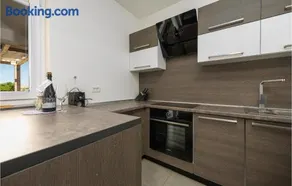 Amazing Apartment In Kustici, Novalja - Image 5