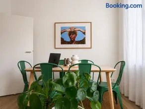 UrbanNEST Close to Airport and Trade Fair - Image 1