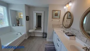 Spacious Wilmington Retreat - Image 1