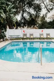 Luxury 4BR, Sleeps 12, Heated Pool, Near Universal Studios - Image 2