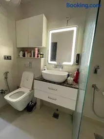 Luxury Room Studio in Home - Image 3