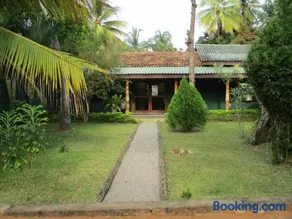 Peacock Lake Villa - Image 2