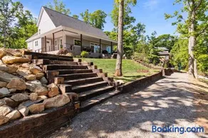 Peaceful Lakehouse - Relax & Recharge - Pet Friendly - Image 3