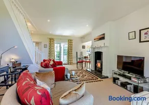 The Lodge@Shirewater - Image 2