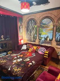 Gryffindor Common Room- Warner Bros Studios & London - Image 2