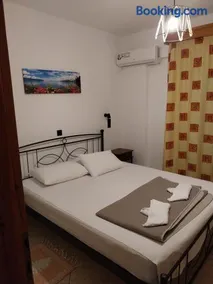 Katerina & Efi Apartments - Image 2