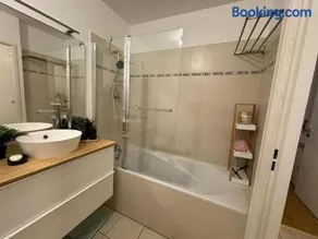 Elegant apartment near La Défense and Arena - Image 2