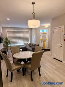 The Luxe Haven S Luxury 3BR Family Home - Image 3