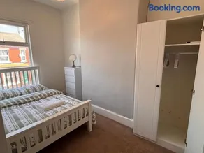 Spacious 4BR Home - Sleeps 7 - 2 Baths - Long Stay - Image 4