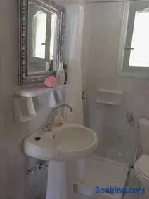 Mihaila seaside: 2 bedroom bungalows Kefalonia - Image 2