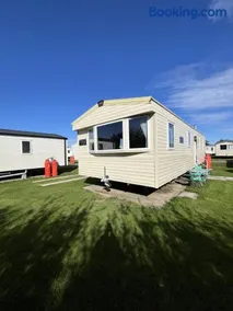 Golden Sands Mablethorpe 8 Birth Caravan - Image 3