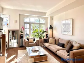 Sunlit Designer Townhome with Rooftop Terrace - Image 1