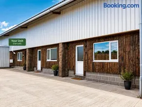 Spacious Farmhouse Bridgwater - Countryside Stay - Image 2