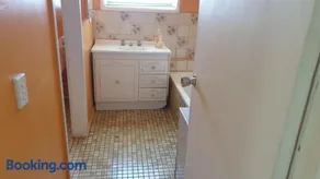 Private room with shared facilities W - Image 4