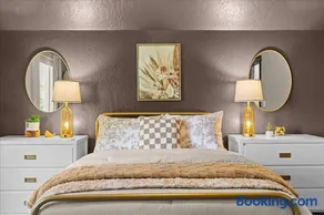 Winston's Luxurious Retreat - Image 3