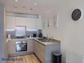 Suffield Lodge by Wycombe Apartments - Image 4