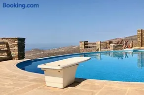 Cycladic house with panoramic view - Image 2