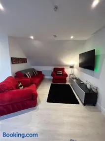 Bobbys Studio - Image 1