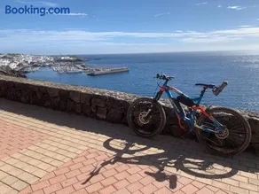 Private apartment with mountain and sea views, La Asomada, Lanzarote - Image 2
