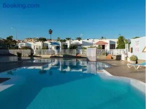 Apartment mit Pool, Garten und Terrasse | Gartenblick - Image 1