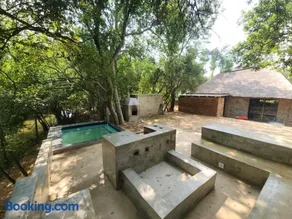 Lazy River Retreat - Image 3