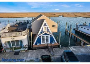 Jones Beach Houseboat - Image 2