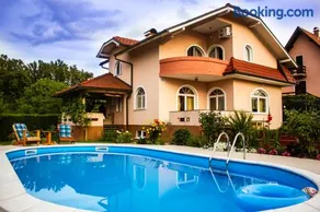 Villa Katarina with pool - Image 2