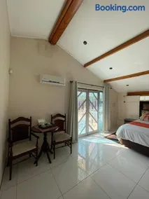 Zinzanathi Guest house - Image 2