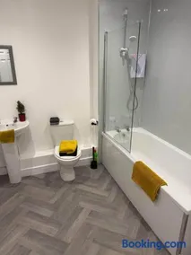 2 Bedroom Serviced Apartment in Loftus - Image 3