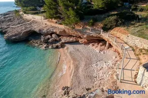 Apartments Spila Beach - Image 4