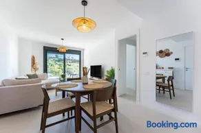 Kinderfreundliche charmante Wohnung mit Terrasse, Garten und Pool | Meerblick - Image 1