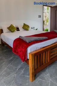 Lake Flores Home Stay - Image 2