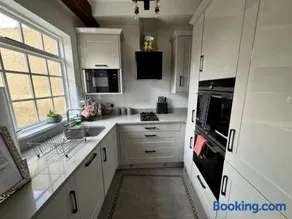 Castle Yard Cottage - Image 2