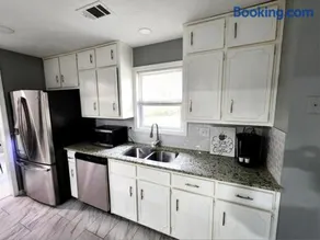 Fully Furnished Home in Jonesboro Ideal for Extended Stays - Image 2