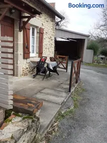 DANS LA MAISON D'A COTE - Image 1