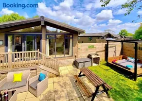 Raywell Hall Country Lodges - Image 1