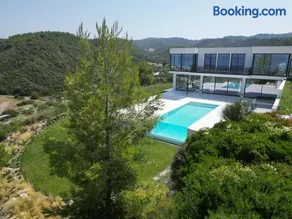Moneyfastor Villa - Image 2
