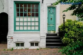 The Verdigris| 1800s Charm| King St| Easy Parking - Image 2